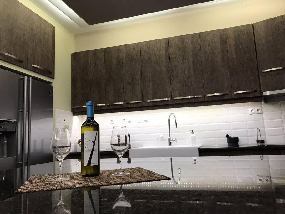 Finer Things Flisvos Beach Condo In Palaio Faliro Athens Exterior photo