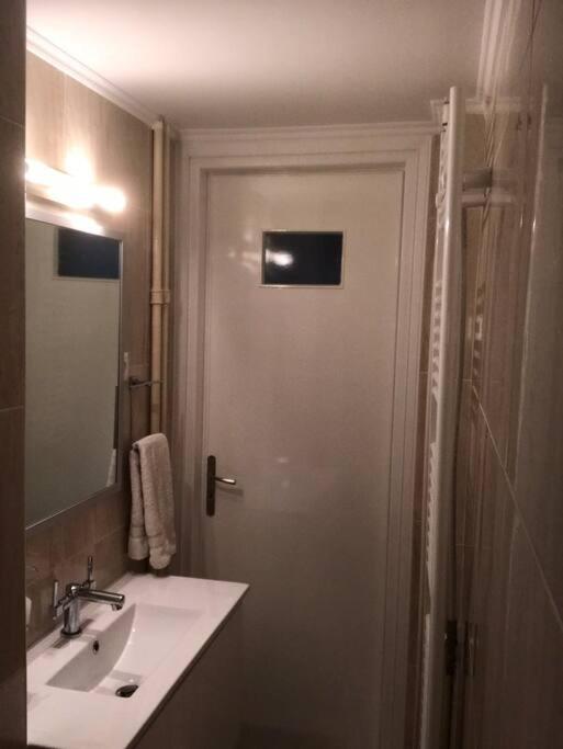 Finer Things Flisvos Beach Condo In Palaio Faliro Athens Exterior photo