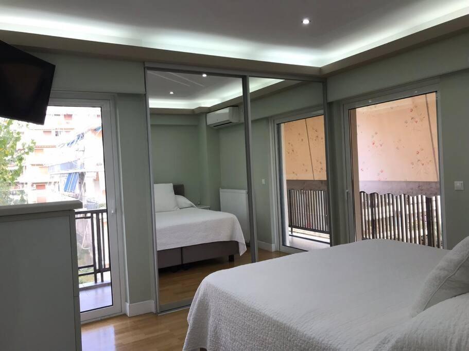 Finer Things Flisvos Beach Condo In Palaio Faliro Athens Exterior photo